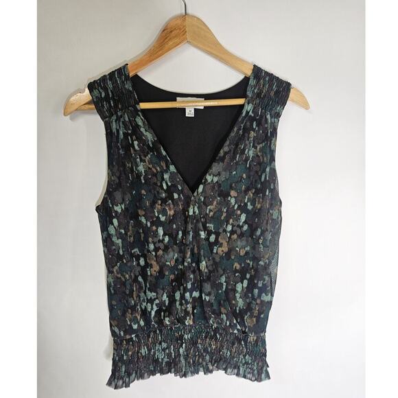Evereve Jules Mesh Sleeveless Blouse Top Smocked Waist Size M Camo - Picture 3 of 8